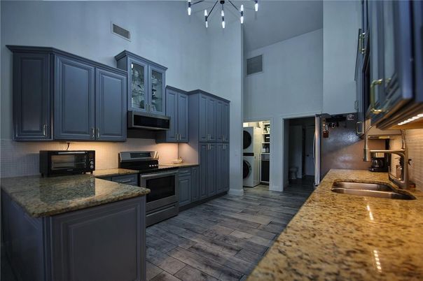 Interior, Kitchen, Washer, Wood Texture Flooring