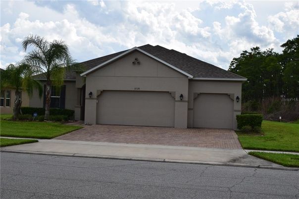 Attached, Exterior, Facade, Ranch