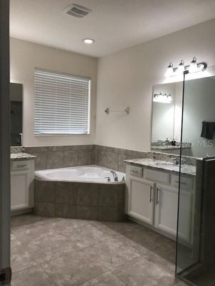 Bathroom, Interior, Recessed Lighting