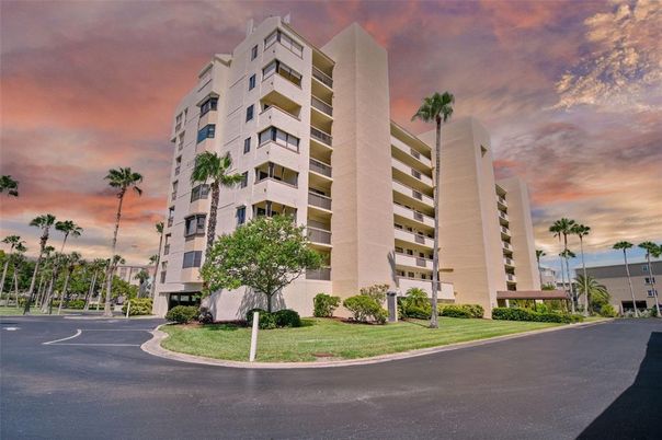 Exterior, Facade, Condo Building
