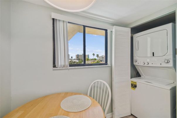 Interior, Utility Closets, Washer, Wood Texture Flooring