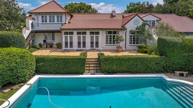 Exterior, Pool