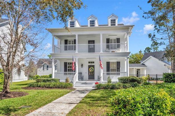 Exterior, Facade, American Foursquare