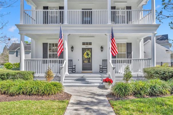 Exterior, Facade, American Foursquare