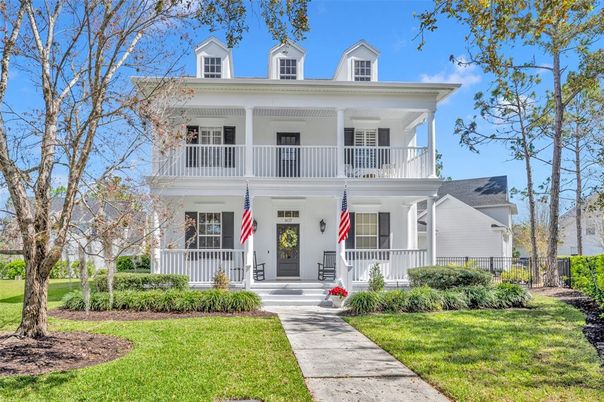 Exterior, Facade, American Foursquare