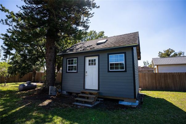 Backyard, Exterior