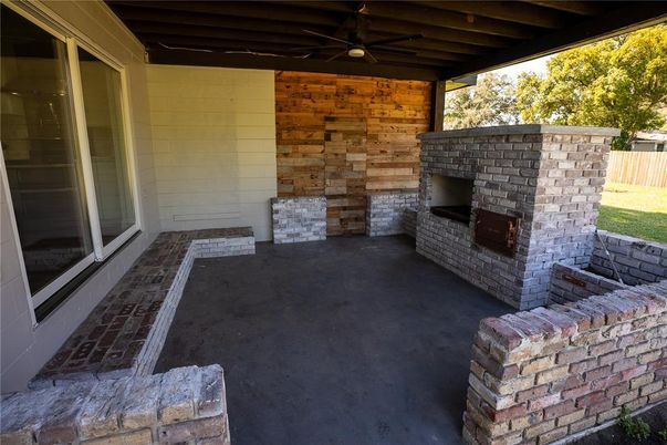 Exterior, Fireplace