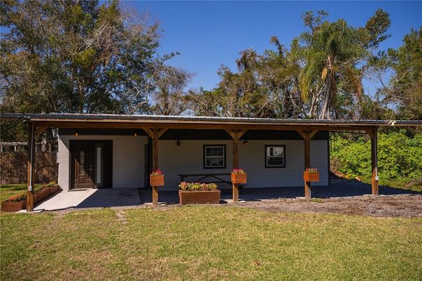 Backyard, Exterior