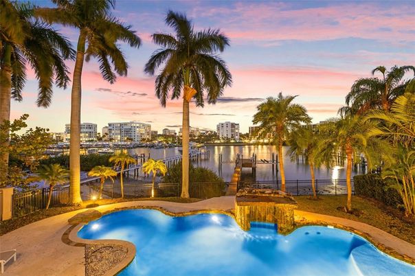 Exterior, Lake, Pool, Water