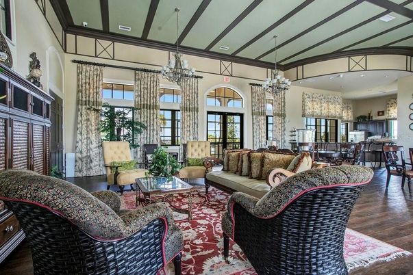 Chandelier, Dining room, Interior, Living room, Recessed Lighting, Wood Texture Flooring