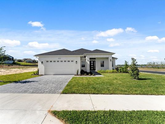 Attached, Exterior, Facade, Ranch