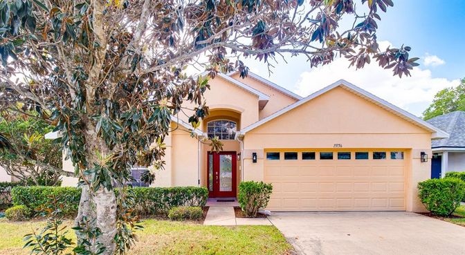 Attached, Exterior, Facade, Ranch