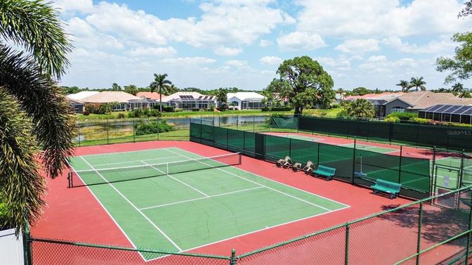 Exterior, Tennis Courts