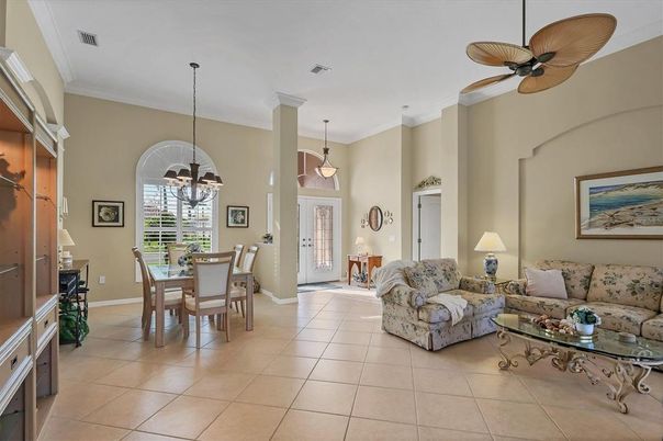 Dining room, Interior, Living room, Pendant Lights