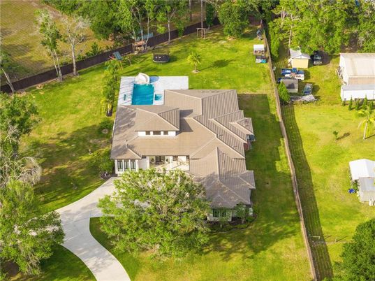 Exterior, Drone