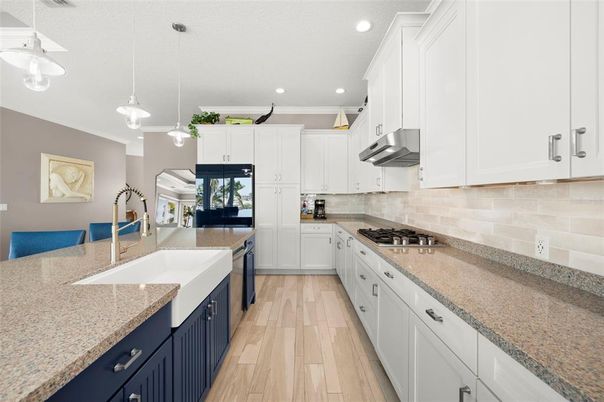 Interior, Kitchen, Pendant Lights, Recessed Lighting, Wood Texture Flooring