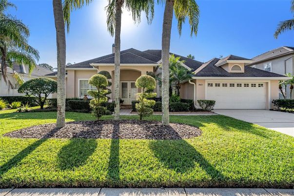 Attached, Exterior, Facade, Ranch