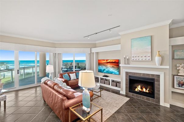 Fireplace, Interior, Living room, Water
