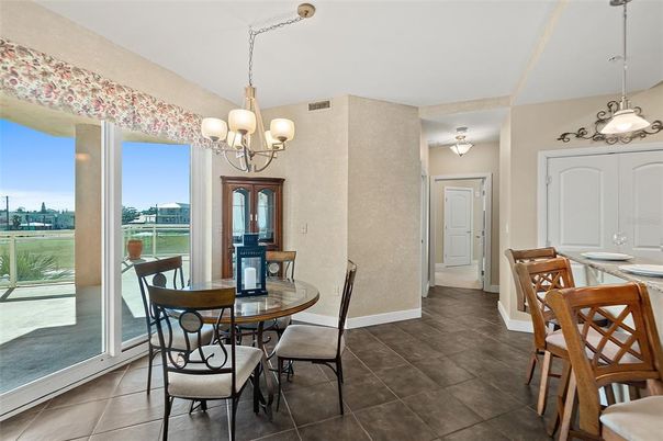 Chandelier, Dining room, Interior, Pendant Lights