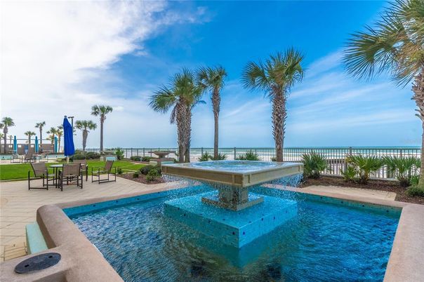 Exterior, Pool, Water