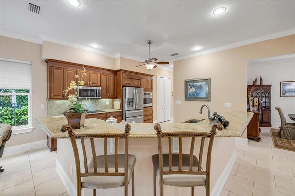 Dining room, Interior, Kitchen, Recessed Lighting, Stainless Steel Appliances