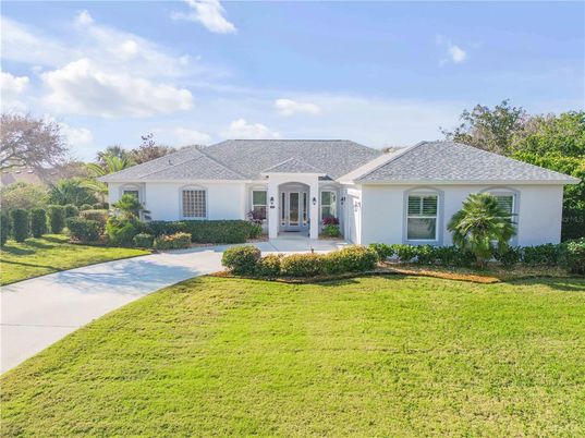 Backyard, Exterior, Facade, Ranch