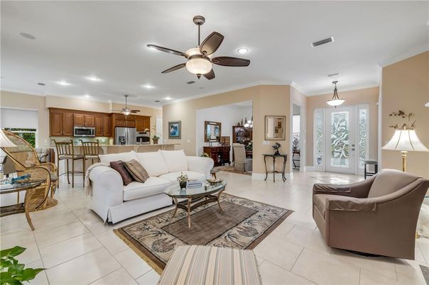 Dining room, Interior, Kitchen, Living room, Pendant Lights, Recessed Lighting, Stainless Steel Appliances