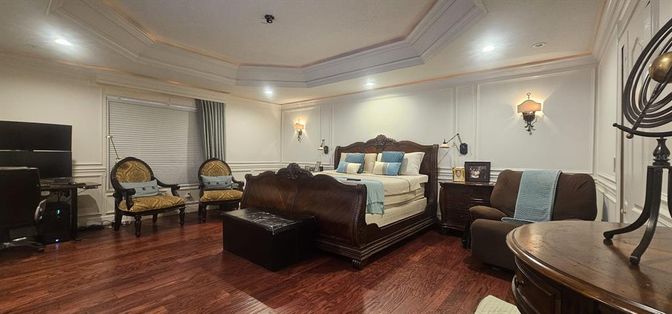 Bedroom, Interior, Recessed Lighting, Wood Texture Flooring