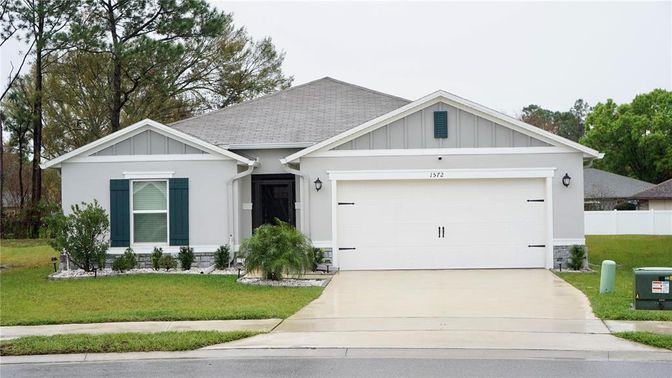 Attached, Exterior, Facade, Ranch