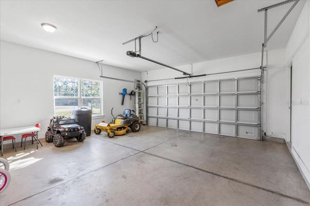 Garage, Interior
