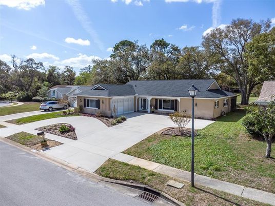 Attached, Exterior, Facade, Ranch
