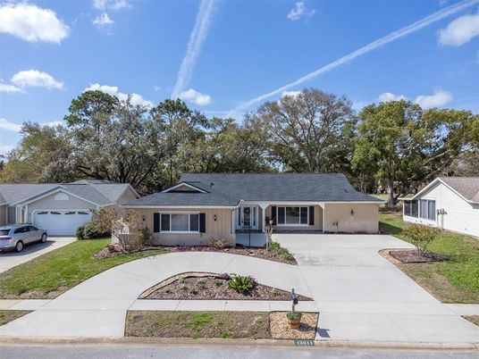 Attached, Exterior, Facade, Ranch