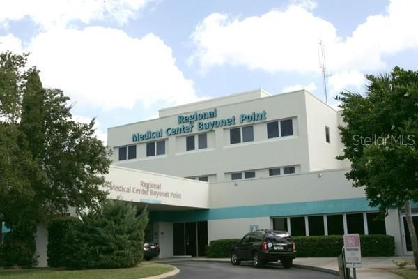 Exterior, Facade, Modern