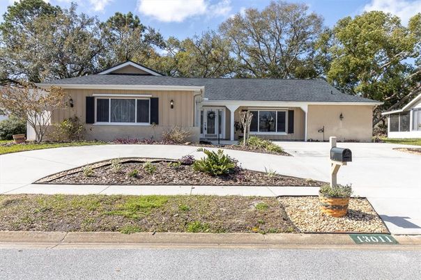 Attached, Exterior, Facade, Ranch