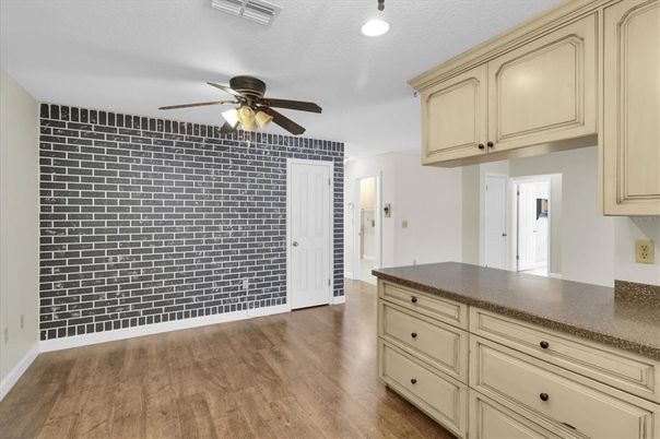 Interior, Recessed Lighting, Wood Texture Flooring