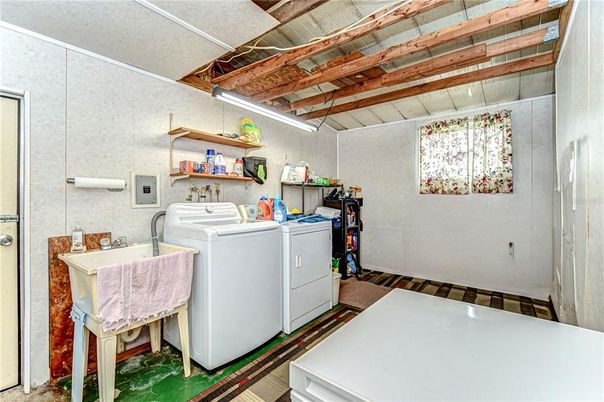 Interior, Washer, Wooden Beams, Wooden Ceilings