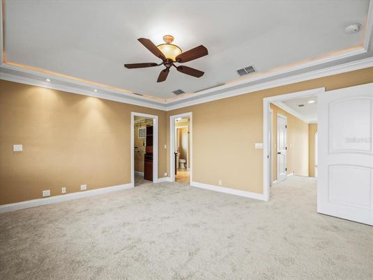 Empty room, Interior, Recessed Lighting