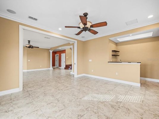 Empty room, Interior, Recessed Lighting