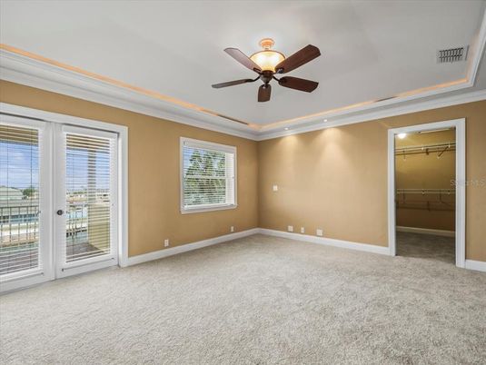 Empty room, Interior, Recessed Lighting