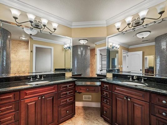 Bathroom, Dual Sink Vanities, Interior