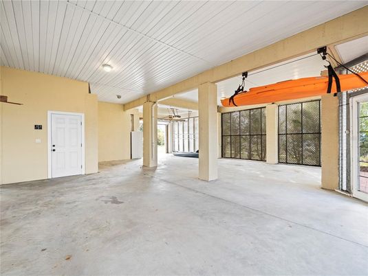 Garage, Interior