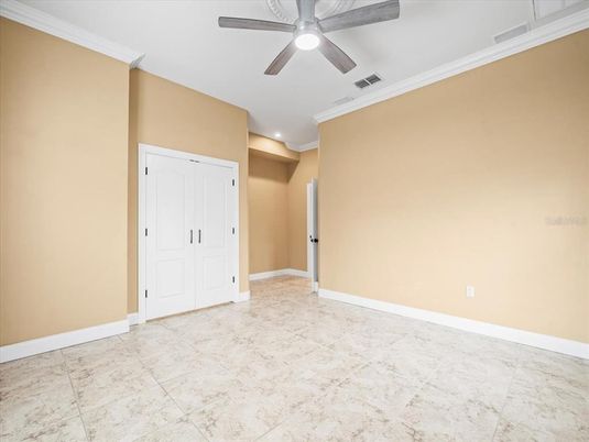 Empty room, Interior, Recessed Lighting