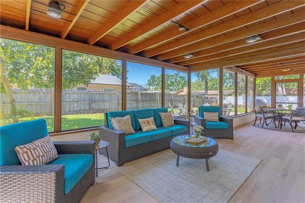 Dining room, Interior, Living room, Sun Room, Wooden Beams, Wooden Ceilings, Wood Texture Flooring
