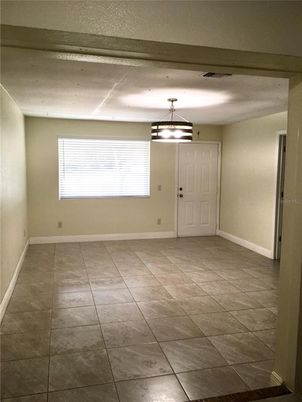 Empty room, Interior, Pendant Lights