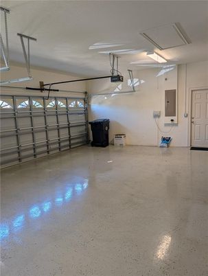 Garage, Interior