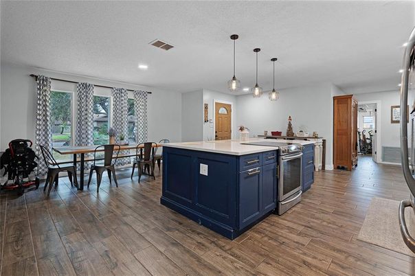 Dining room, Interior, Kitchen, Pendant Lights, Recessed Lighting, Wood Texture Flooring