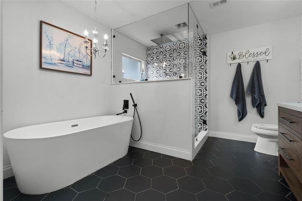 Bathroom, Chandelier, Free Standing Baths, Interior, Pendant Lights