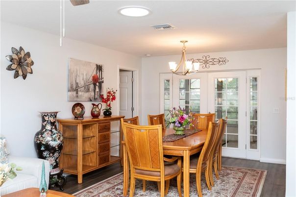 Chandelier, Dining room, Interior, Recessed Lighting, Wood Texture Flooring