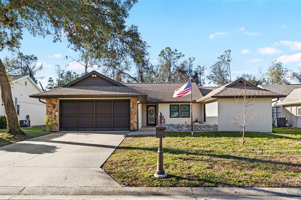 Attached, Exterior, Facade, Ranch