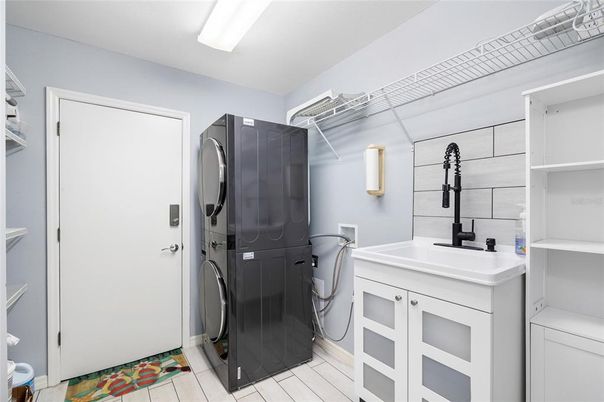 Interior, Washer